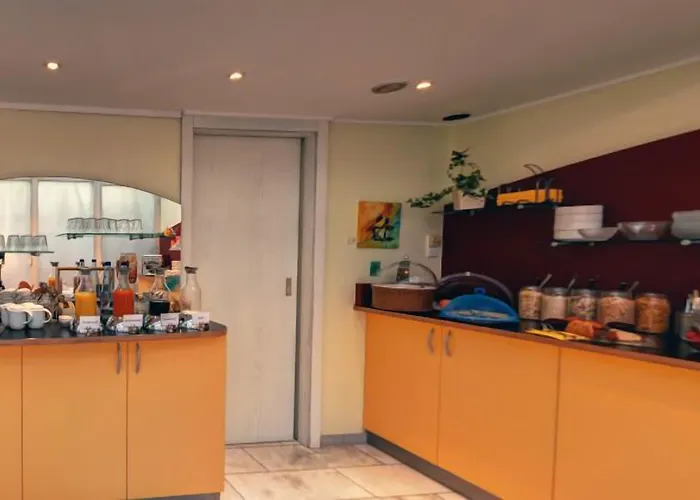 Drei Kaiserberge Oda ve Kahvaltı Göppingen