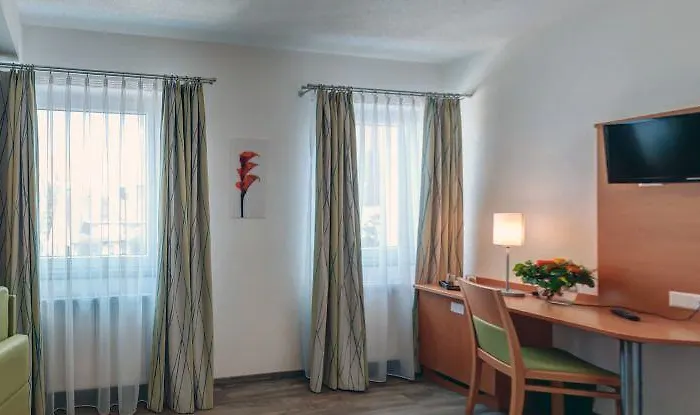 Oda ve Kahvaltı Drei Kaiserberge Göppingen